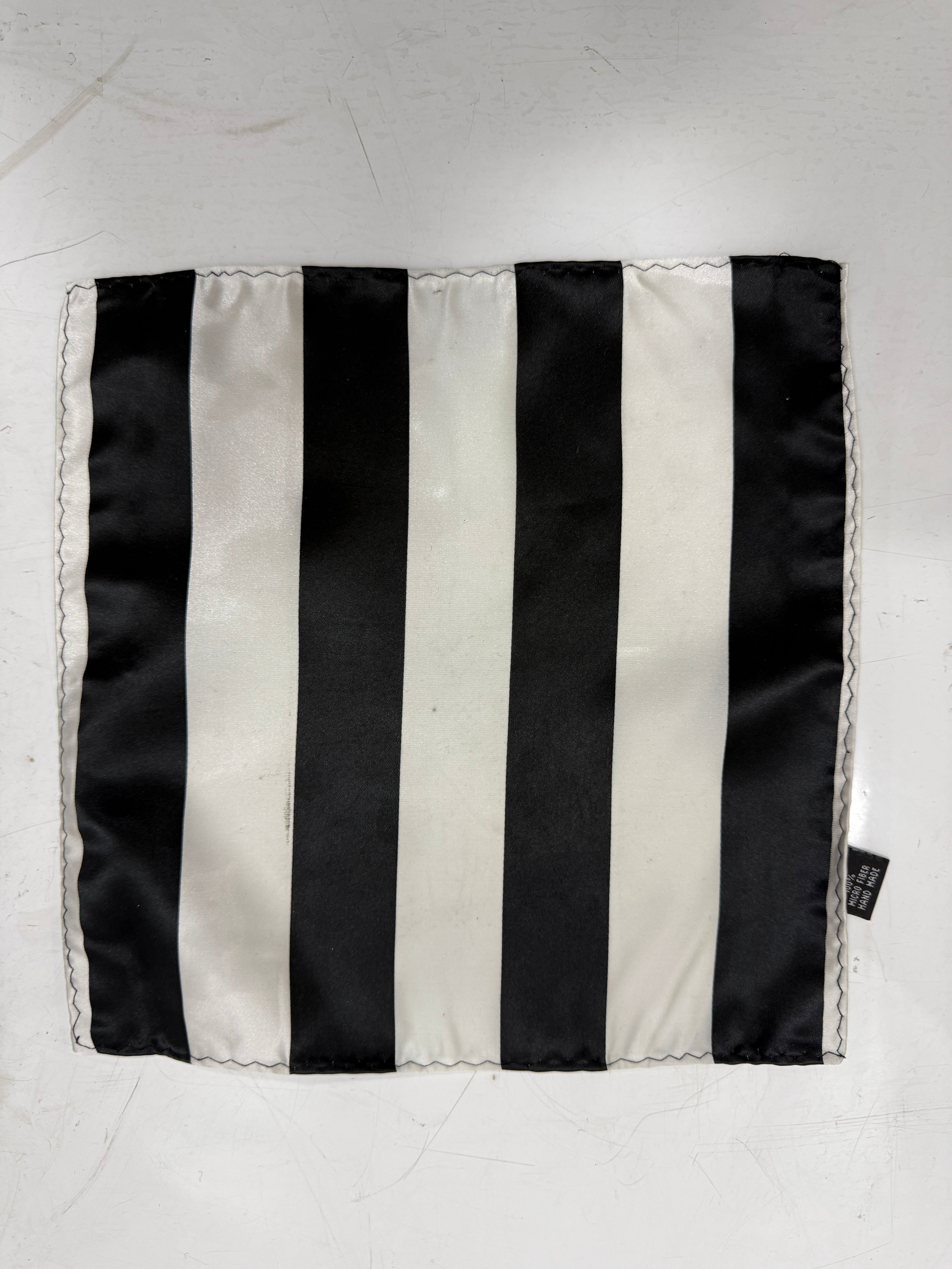 Mens Black & White Stripe Neck Tie.-3